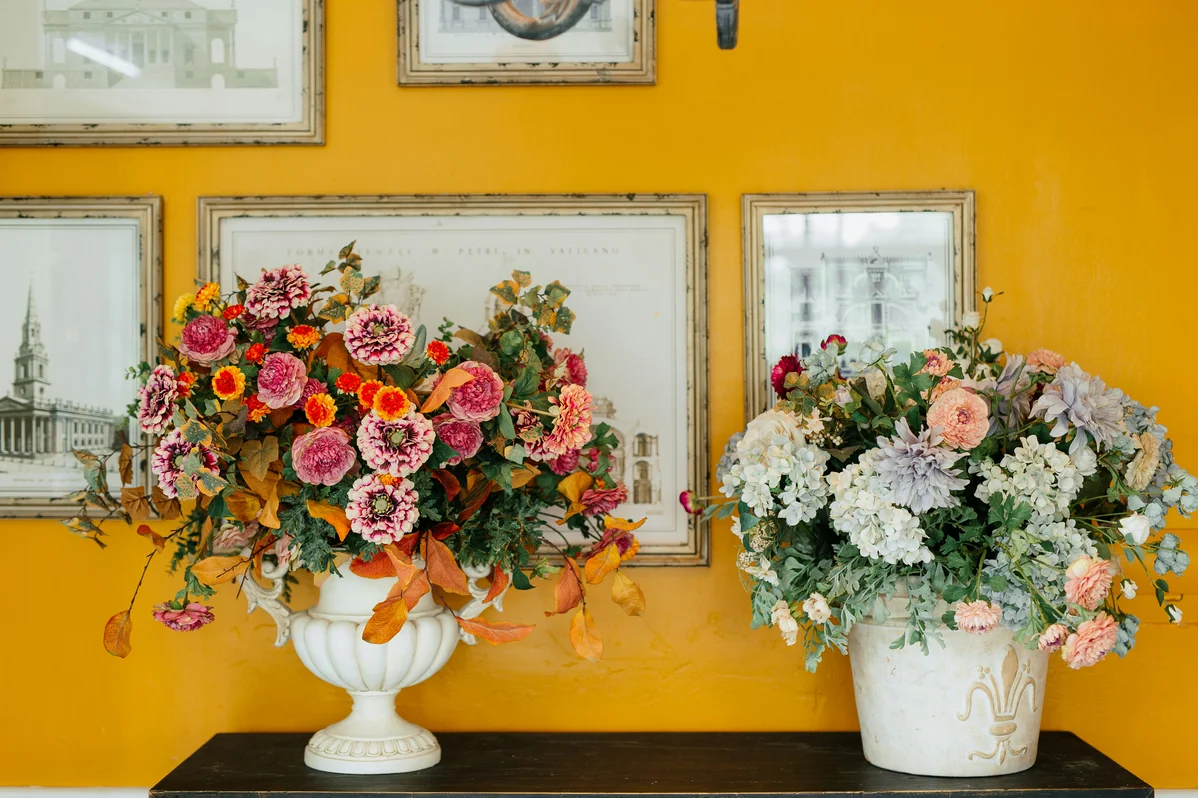 Creative ideas for faux flowers and greenery in decor Creative ideas for faux flowers and greenery in decor