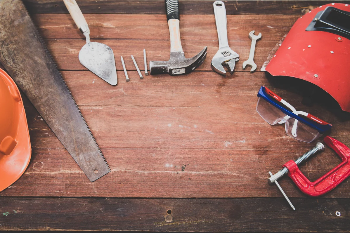 8 Unwritten Etiquette Rules to Follow During a Handyman Visit