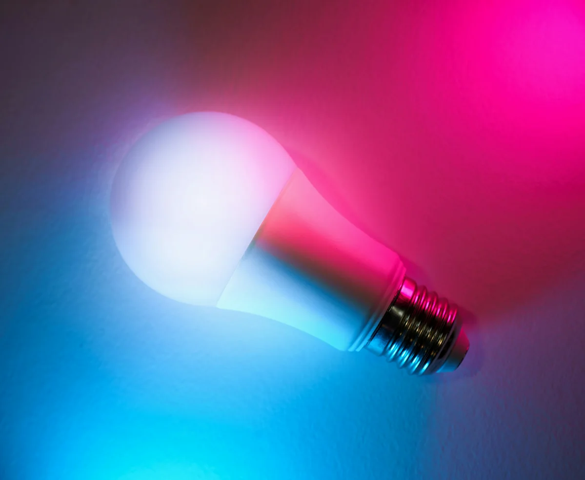 Color temperature light bulb chart showing different lighting ranges Color temperature light bulb chart showing different lighting ranges