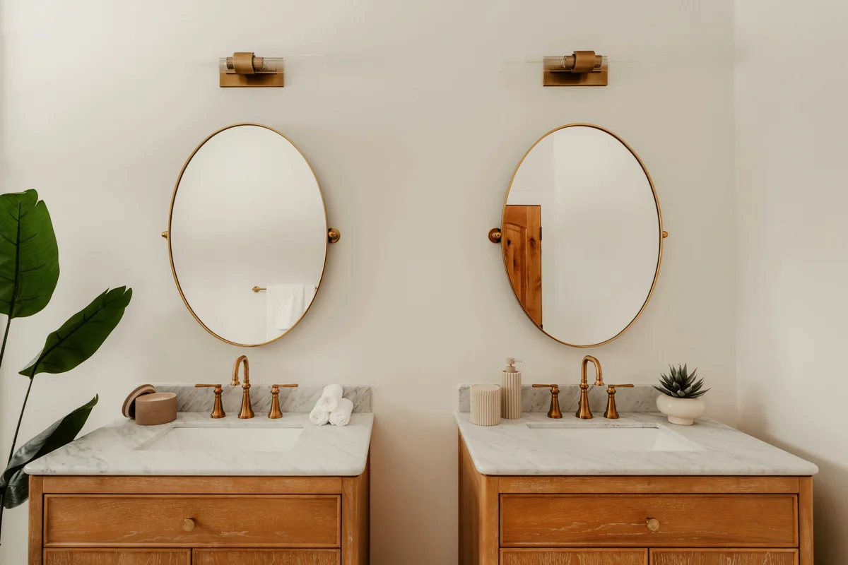 Transform Your Bathroom with Mason Jar Decor and Storage Ideas