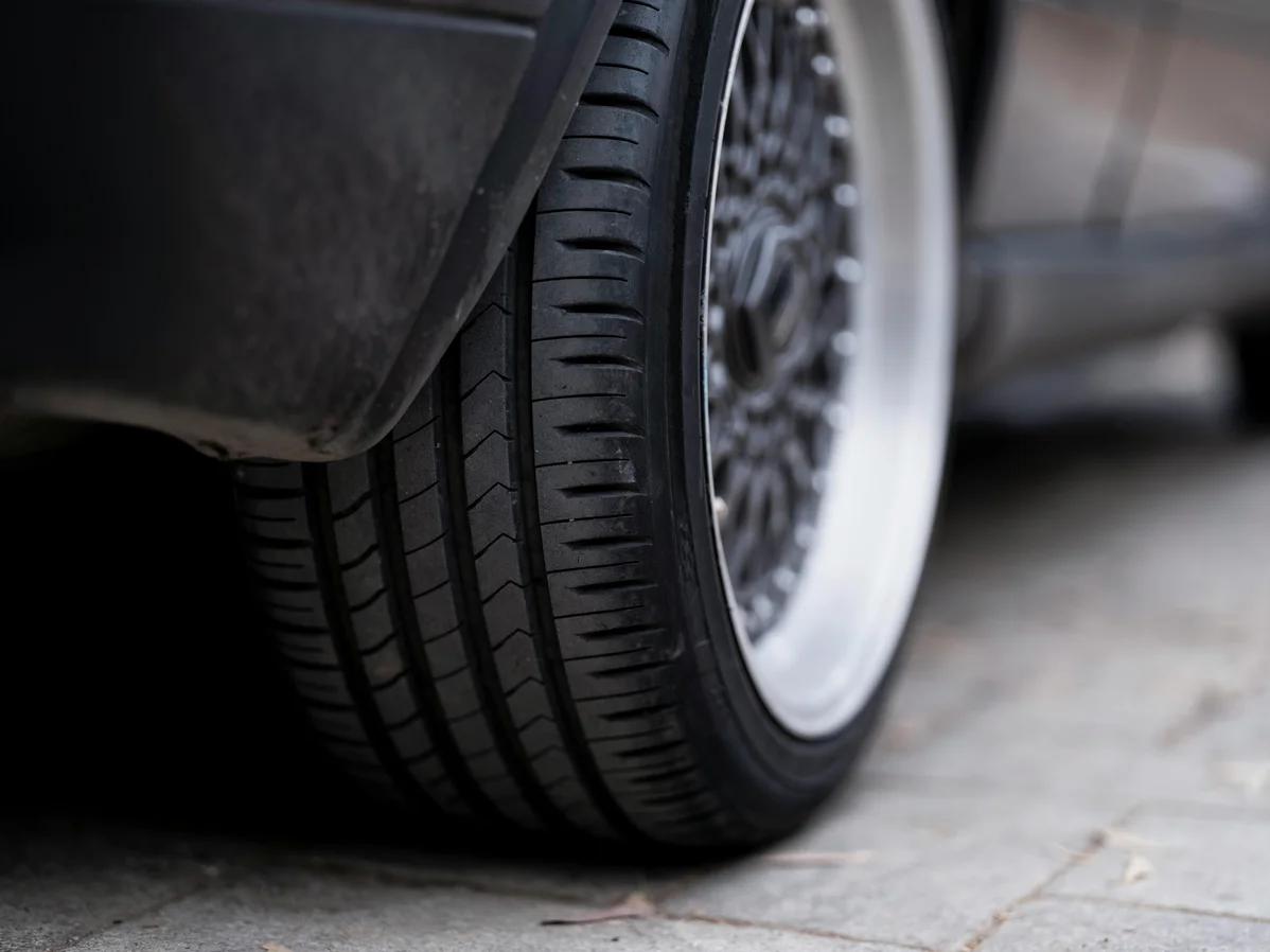 Hitting a Pothole? 5 Warning Signs Your Car is Damaged